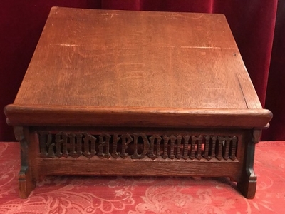 Missal Stand style Gothic - style en Oak wood, Belgium 19th century ( anno 1890 )