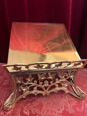 Missal Stand Adustable style Gothic - Style en Brass / Bronze / Polished and Varnished, Belgium  19 th century ( Anno 1885 )