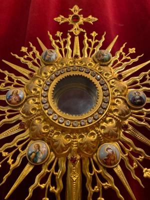 Monstrance style Gothic - Style en Brass / Gilt / Stones / Glass / Enamel, France 19 th century ( Anno 1890 )