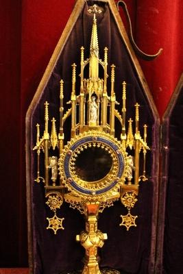 Monstrance With Original Case. style Gothic - style en Bronze / Gilt / Enamel / Stones, Belgium 19th century ( anno 1875 )