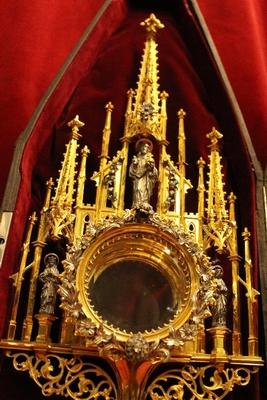 Monstrance With Original Lunula And Case. style Gothic - style en Brass / Bronze / Gilt / Stones, Dutch 19th century ( anno 1875 )