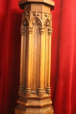 Pedestal style Gothic - style en Oak wood, Belgium 19th century