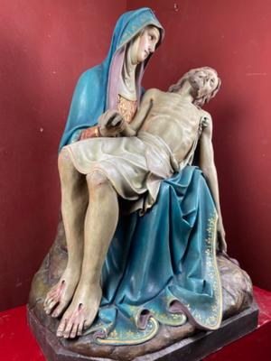 Pieta style Gothic - style en Plaster polychrome, Belgium 19 th century ( Anno 1890 )