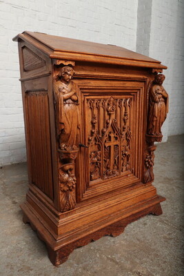 Prayer Bench  style Gothic - Style en Oak wood, France 19 th century ( Anno 1890 )