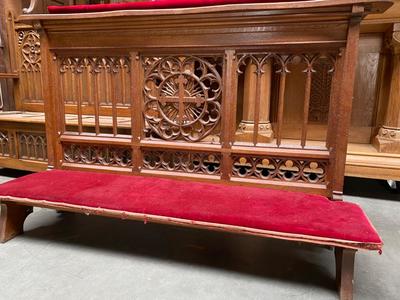 Prayer Bench  style Gothic - style en Oak Wood / Red Velvet, Belgium 19 th century