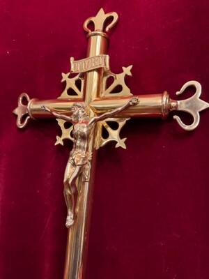 Processional Cross style Gothic - Style en Brass / Bronze / Polished and Varnished, Belgium  19 th century ( Anno 1885 )
