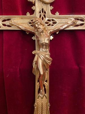 Processional Cross  style Gothic - style en Bronze / Polished and Varnished, France 19 th century ( Anno 1850 )