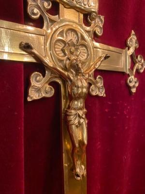 Processional Cross  style Gothic - style en Brass / Bronze / Polished and Varnished, France 19 th century ( Anno 1890 )