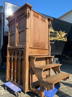 Pulpit style Gothic - style en Oak wood, Belgium  19 th century