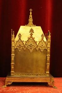 Relic Hous style Gothic - style en Brass / Bronze / Gilt, France 19th century