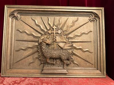 Relief Apocalyptic Lamb style Gothic - style en Oak wood, Belgium  19 th century ( Anno 1840 )