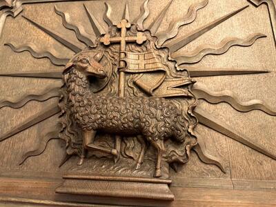 Relief Apocalyptic Lamb style Gothic - style en Oak wood, Belgium  19 th century ( Anno 1840 )