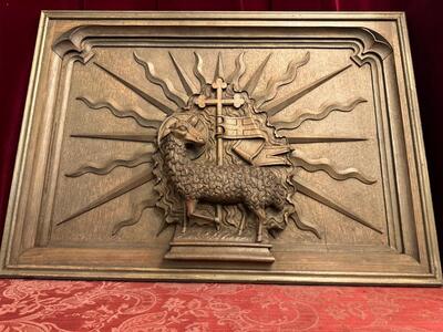 Relief Apocalyptic Lamb style Gothic - style en Oak wood, Belgium  19 th century ( Anno 1840 )