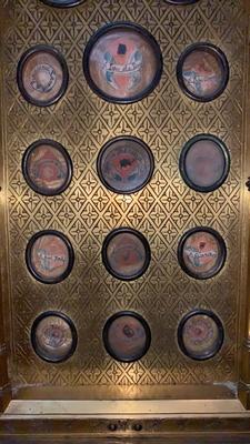 Reliquary style Gothic - style en Bronze Hand Painted / Stones, Belgium 19th century ( anno 1870 )