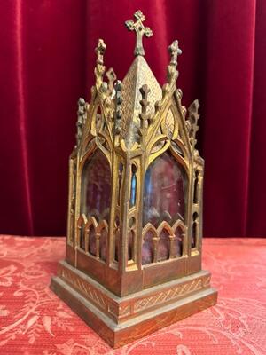 Reliquary - Relic  style Gothic - Style en Bronze Gilt / Glass, France 19 th century ( Anno 1875 )