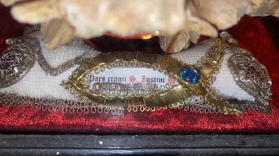 Reliquary - Relic Capite ( Pars Of Skull ) St. Justini style Gothic - style en Wood / Glass / Originally Sealed, Monastery in France 19 th century ( Anno 1845 )