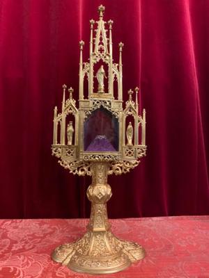 Reliquary - Relic Ex Velo Bmv style Gothic - style en Bronze / Gilt / Glass / Fabrics, France 19 th century ( Anno 1875 )