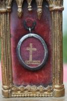 Small Reliquary, Originally Sealed Relic Of The True Cross style Gothic - style en Brass / Bronze, France 19th century