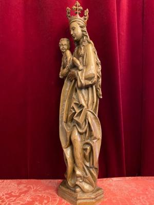 St. Mary With Child  style Gothic - style en Fully Hand - Carved Wood Walnut, France 19 th century