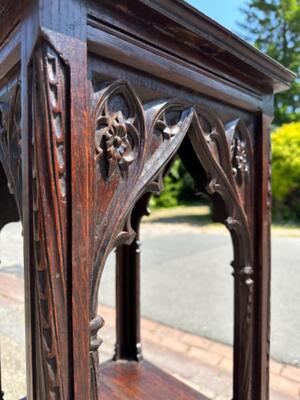 Stand style Gothic - Style en Oak wood, France 19 th century