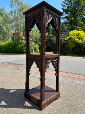 Stand style Gothic - Style en Oak wood, France 19 th century