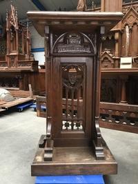 Stand style Gothic - style en Oak wood, Belgium 19th century