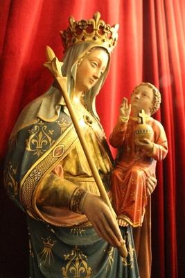 Statue St. Mary With Child style Gothic - style en plaster polychrome, Belgium 19th century ( anno 1875 )