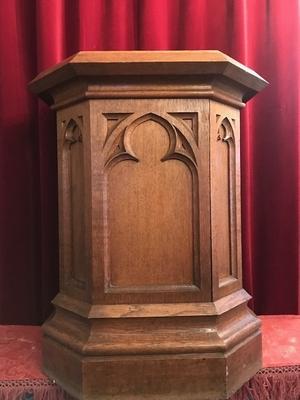 Statue Stand style Gothic - style en Oak wood, Belgium 19th century