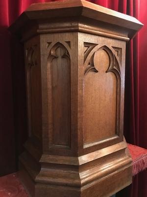 Statue Stand style Gothic - style en Oak wood, Belgium 19th century