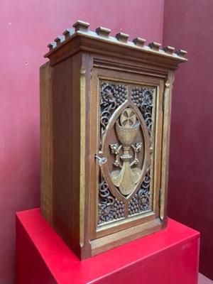 Tabernacle style Gothic - style en Oak Wood, Belgium 19th century ( anno 1875 )