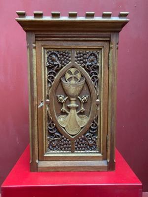 Tabernacle style Gothic - style en Oak Wood, Belgium 19th century ( anno 1875 )