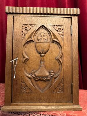 Tabernacle With Original Key style Gothic - Style en Oak wood, Belgium  19 th century ( Anno 1875 )