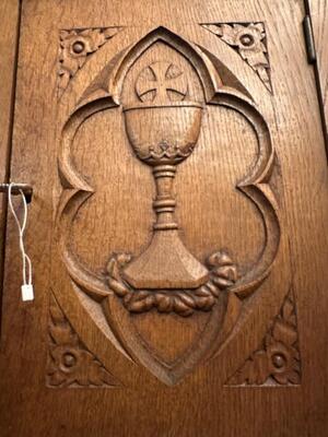 Tabernacle With Original Key style Gothic - Style en Oak wood, Belgium  19 th century ( Anno 1875 )