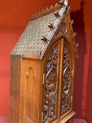 Tabernacle With Original Key.  style Gothic - style en Oak wood / Iron Safe / Brass Doors, Belgium 19th century ( anno 1875 )