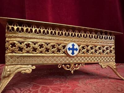 1 Gothic - Style Tabor.