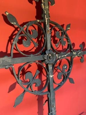 Tower - Cross style Gothic - style en Hand forged - iron , France 19th century
