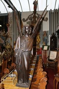 Unique Fully Hand-Carved Angel In Original Colour. style gothic en wood , Dutch 19th century