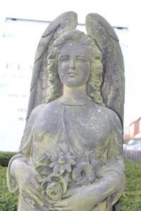 Handcarved Sandstone Angel en Sandstone, 19th century