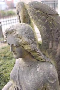 Handcarved Sandstone Angel en Sandstone, 19th century