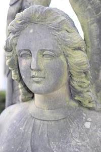 Handcarved Sandstone Angel en Sandstone, 19th century