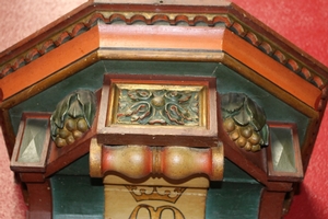 Hanging Wall Pedestal en wood polychrome, Dutch 19th century