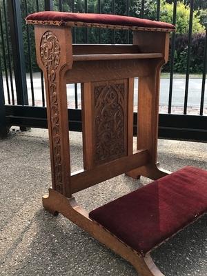 Kneeler en Oak wood, Dutch 19th century