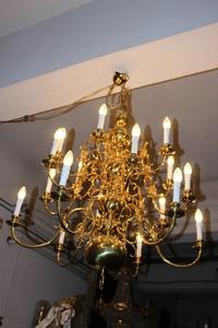 Large Chandelier With 18 Lights New Polished And Varnished en Brass , 19th century