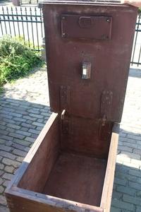 Large Offer Box en Oak wood, Dutch 19th century