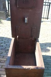 Large Offer Box en Oak wood, Dutch 19th century