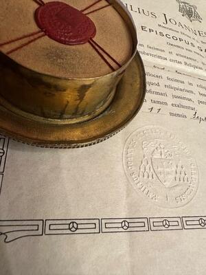 1  Large Reliquary - Relic Ex Veste Interiori St. Therese Of Lisieux With Document
