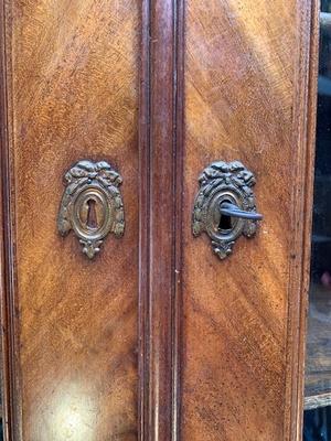 Corner Cupboard style Louis Seize en Wood Magahony / Glass , Dutch 19th century