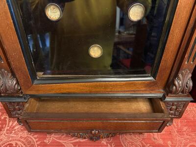 Hanging Display Cabinet style Louis Seize en Wood / Glass, Belgium  19 th century ( Anno 1885 )