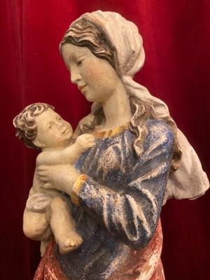 Madonna & Child en Carved Wood, Southern Germany 20th century