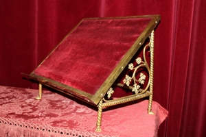 Missal Stand en Brass / Red velvet, Belgium 19th century